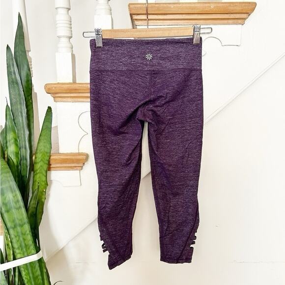 Athleta Purple Drama Mid Rise Quest Criss Cross Chaturanga Capri Legging Sz XXS - Picture 8 of 8